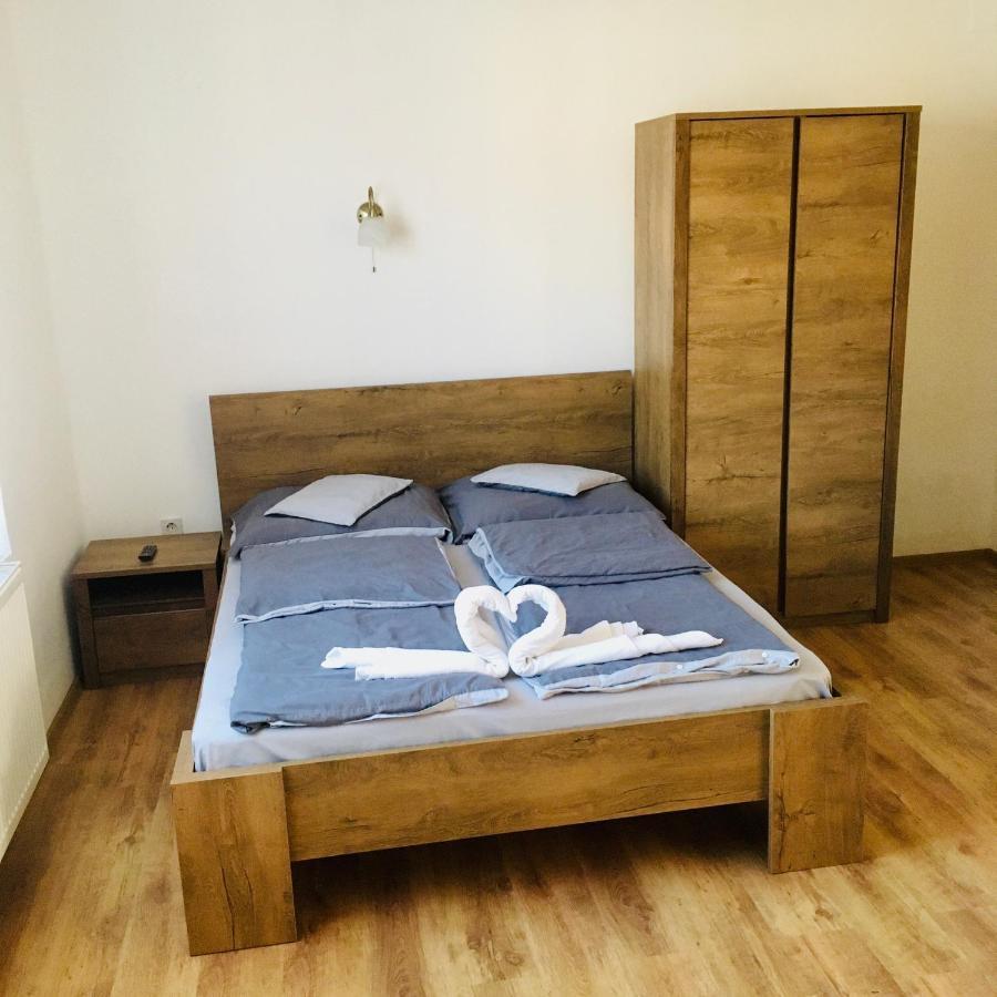 Liliom Vendégház Bakonybél Esterno foto